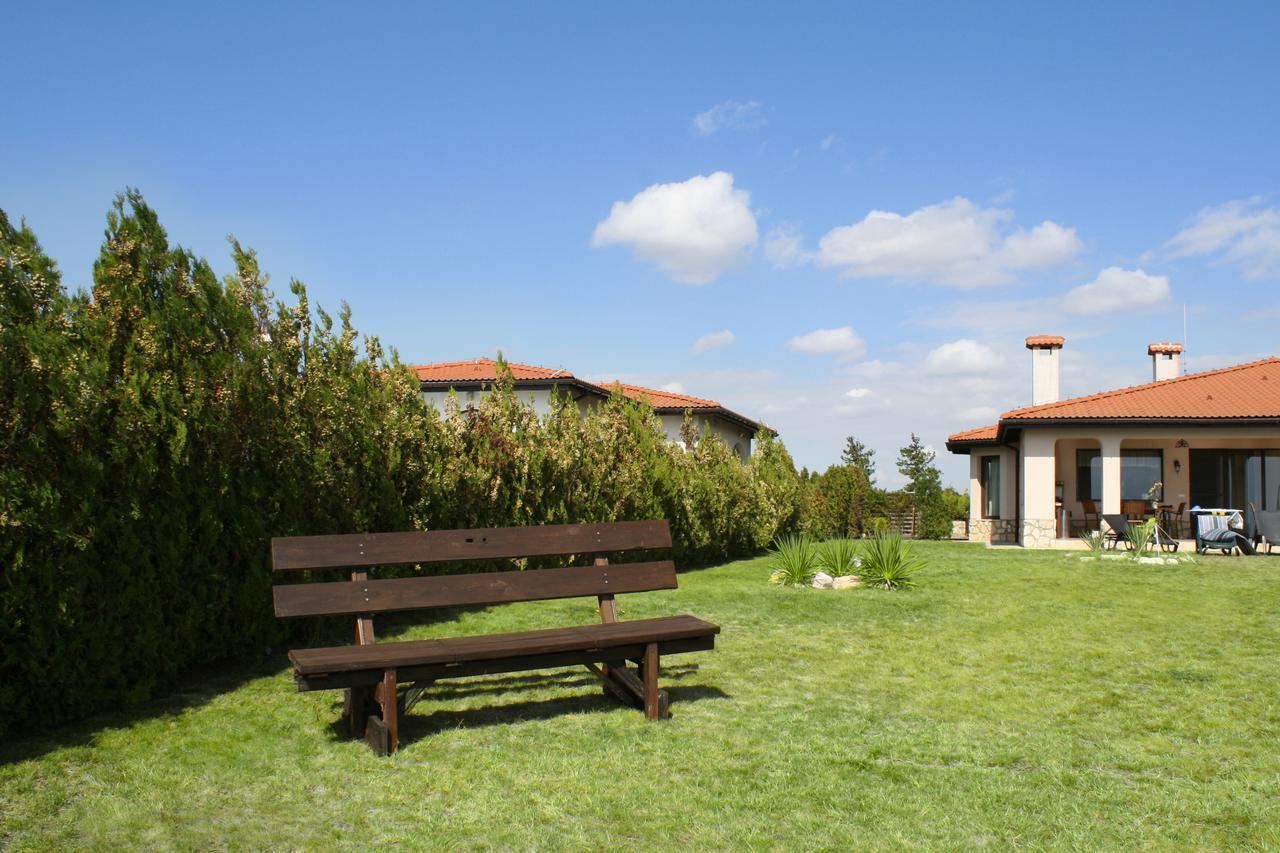 Private Villa 102 With Heated Pool In Blacksearama Balchik Exterior photo